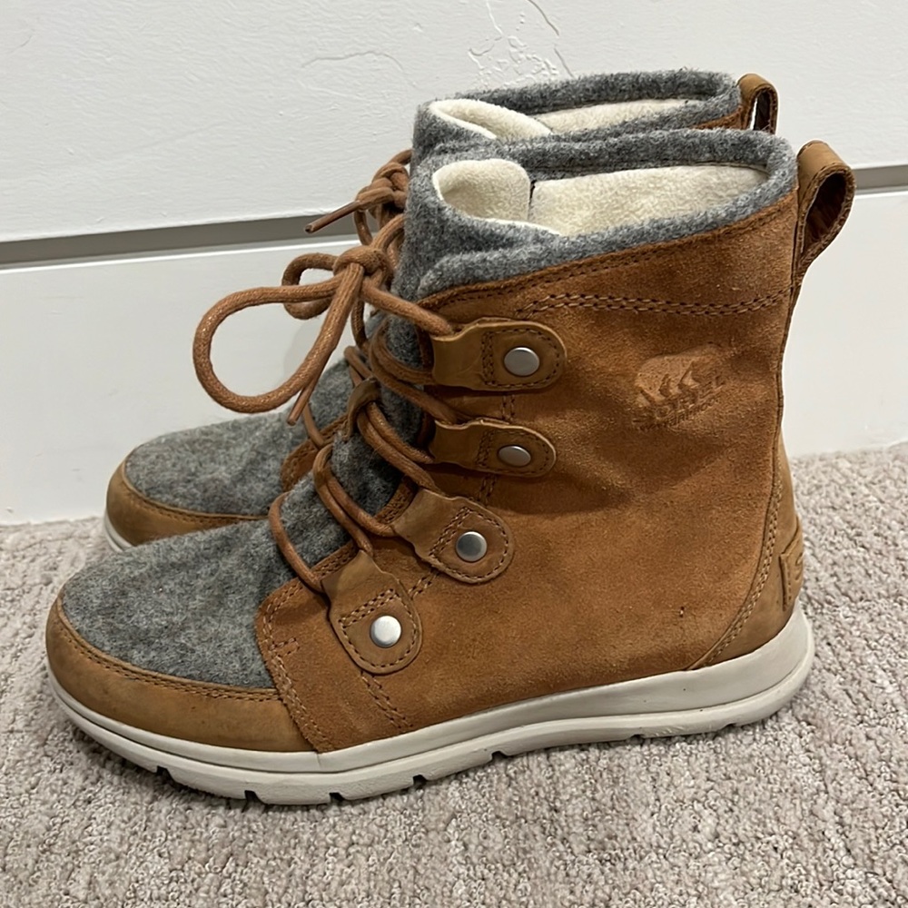 Sorell Explorer Joan Boots womens size 7.5